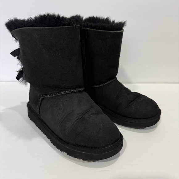 UGG BAILEY BOWS BOOTS FOR LITTLE GIRL - Picture 2 of 9